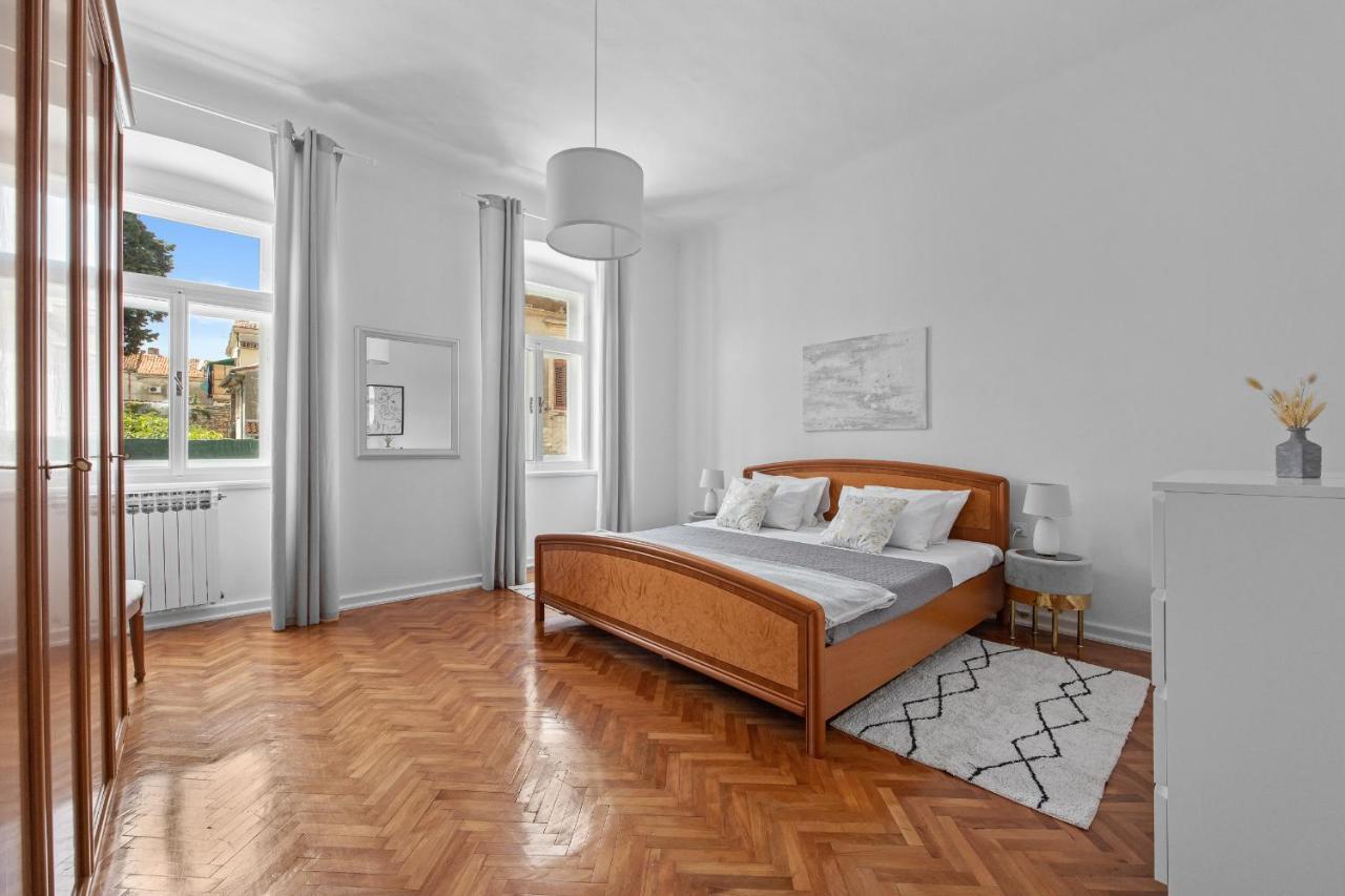 White Imperial Apartment Pula Exterior foto